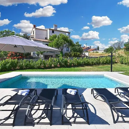 Holiday home Mit Privatpool Fuer 6 Personen Ca 200 Qm In Vintijan, Istrien Istrische Riviera Pula