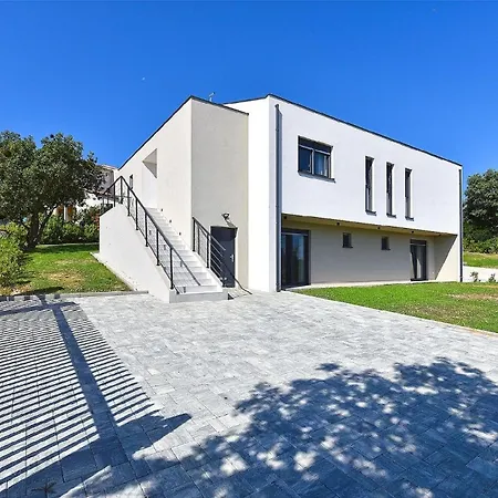 Mit Privatpool Fuer 6 Personen Ca 200 Qm In Vintijan, Istrien Istrische Riviera Holiday home