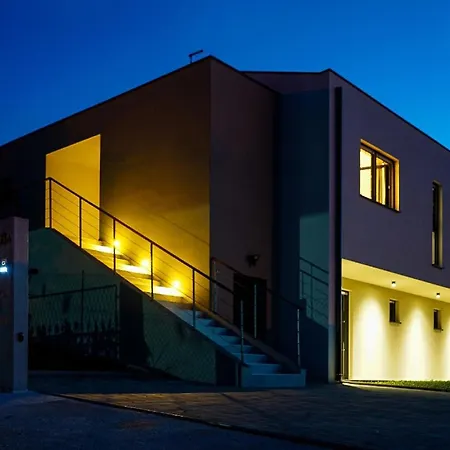 Mit Privatpool Fuer 6 Personen Ca 200 Qm In Vintijan, Istrien Istrische Riviera *