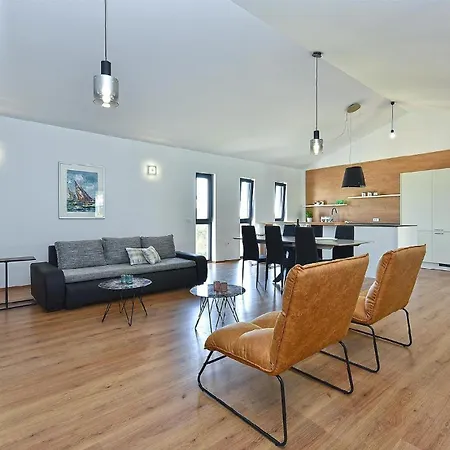 Mit Privatpool Fuer 6 Personen Ca 200 Qm In Vintijan, Istrien Istrische Riviera Pula