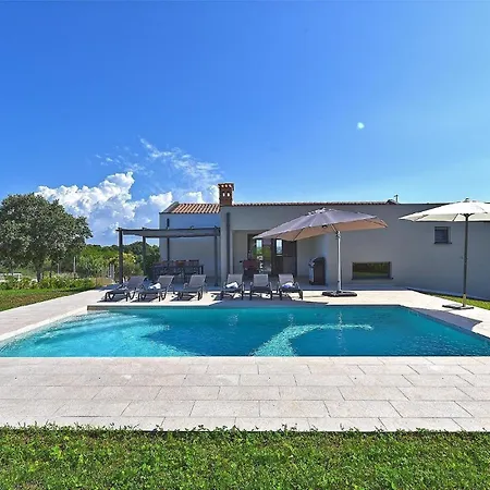 Mit Privatpool Fuer 6 Personen Ca 200 Qm In Vintijan, Istrien Istrische Riviera *