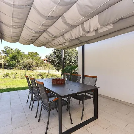 Mit Privatpool Fuer 6 Personen Ca 200 Qm In Vintijan, Istrien Istrische Riviera Semesterbostad Pula