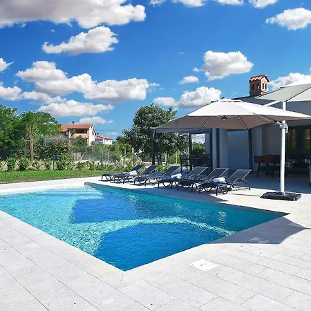 Semesterbostad Mit Privatpool Fuer 6 Personen Ca 200 Qm In Vintijan, Istrien Istrische Riviera *